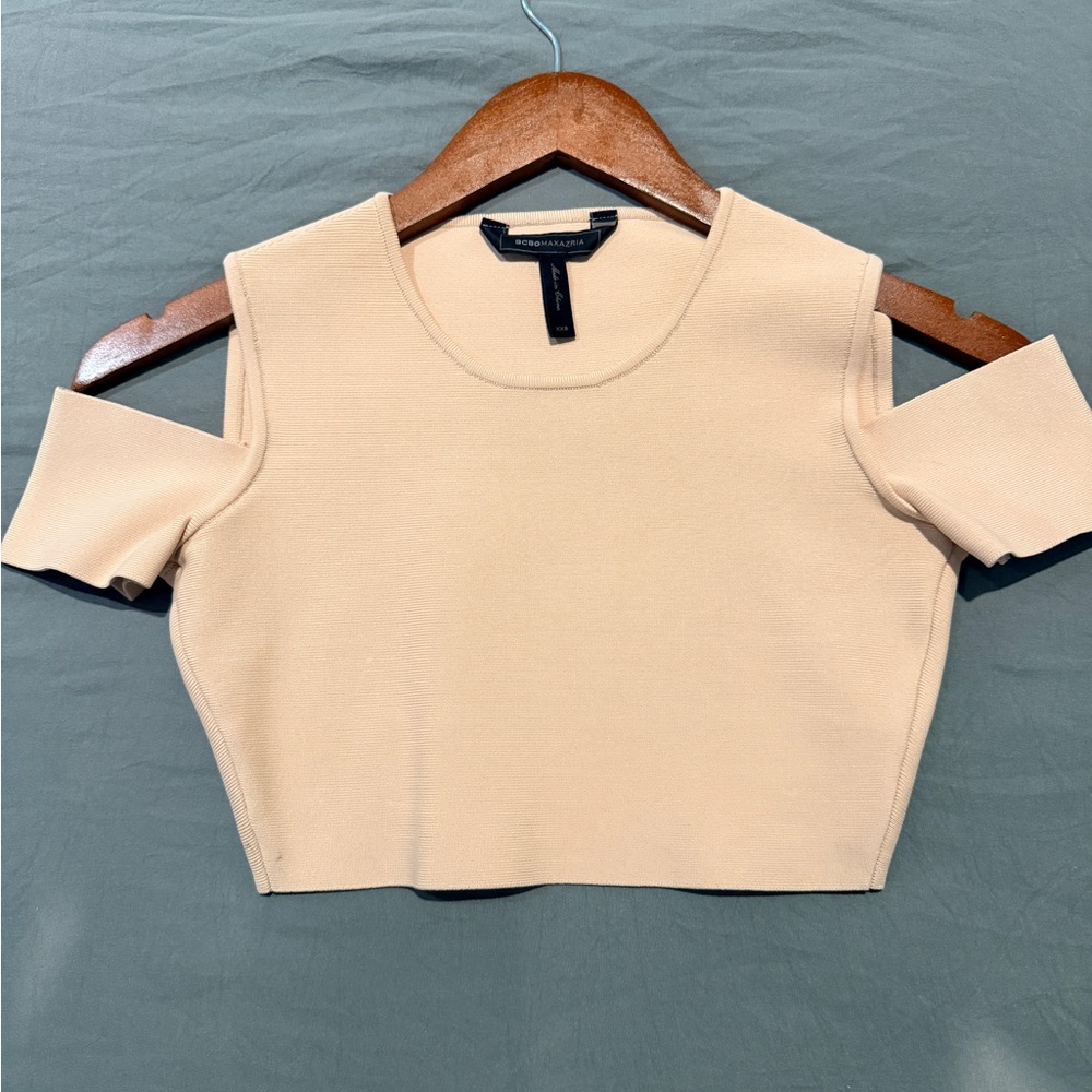 BCBGMaxAzria Beige Cold-Shoulder Knit Crop Top
